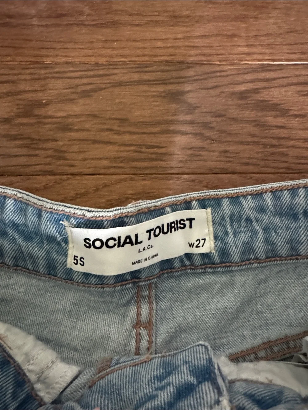 Social Tourist ultra high rise baggy jeans with heart detail - 5/27 short